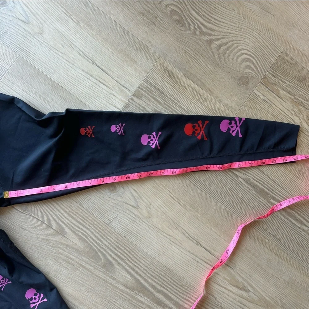 ULTRACOR x SoulCycle Scatter Skull Leggings Size Medium Women’s workout pants - Picture 7 of 10